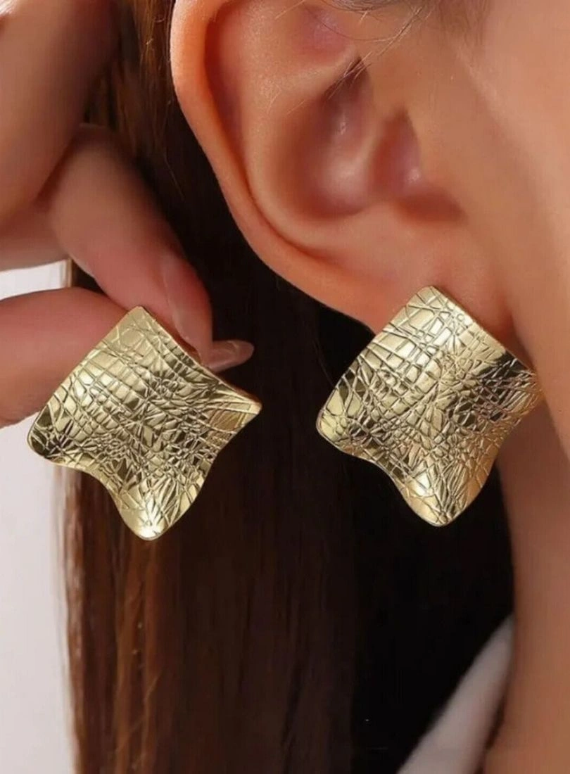 EARING